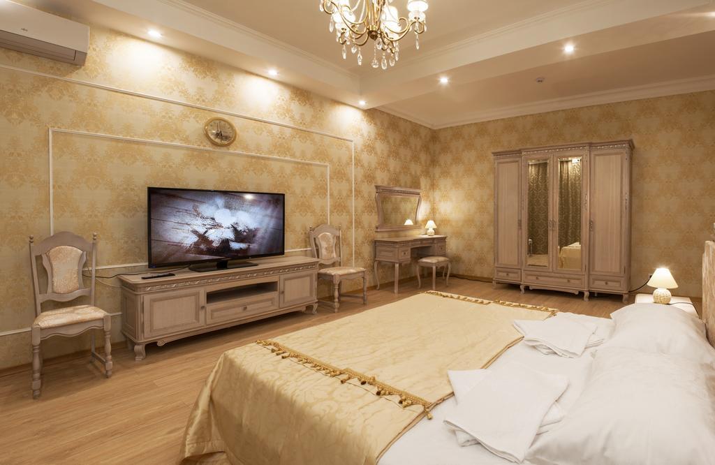 Hotel Tsentralnaya Gomel Exterior photo