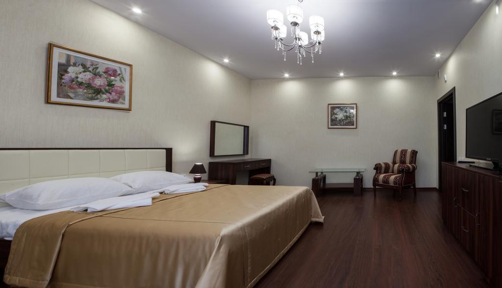 Hotel Tsentralnaya Gomel Room photo